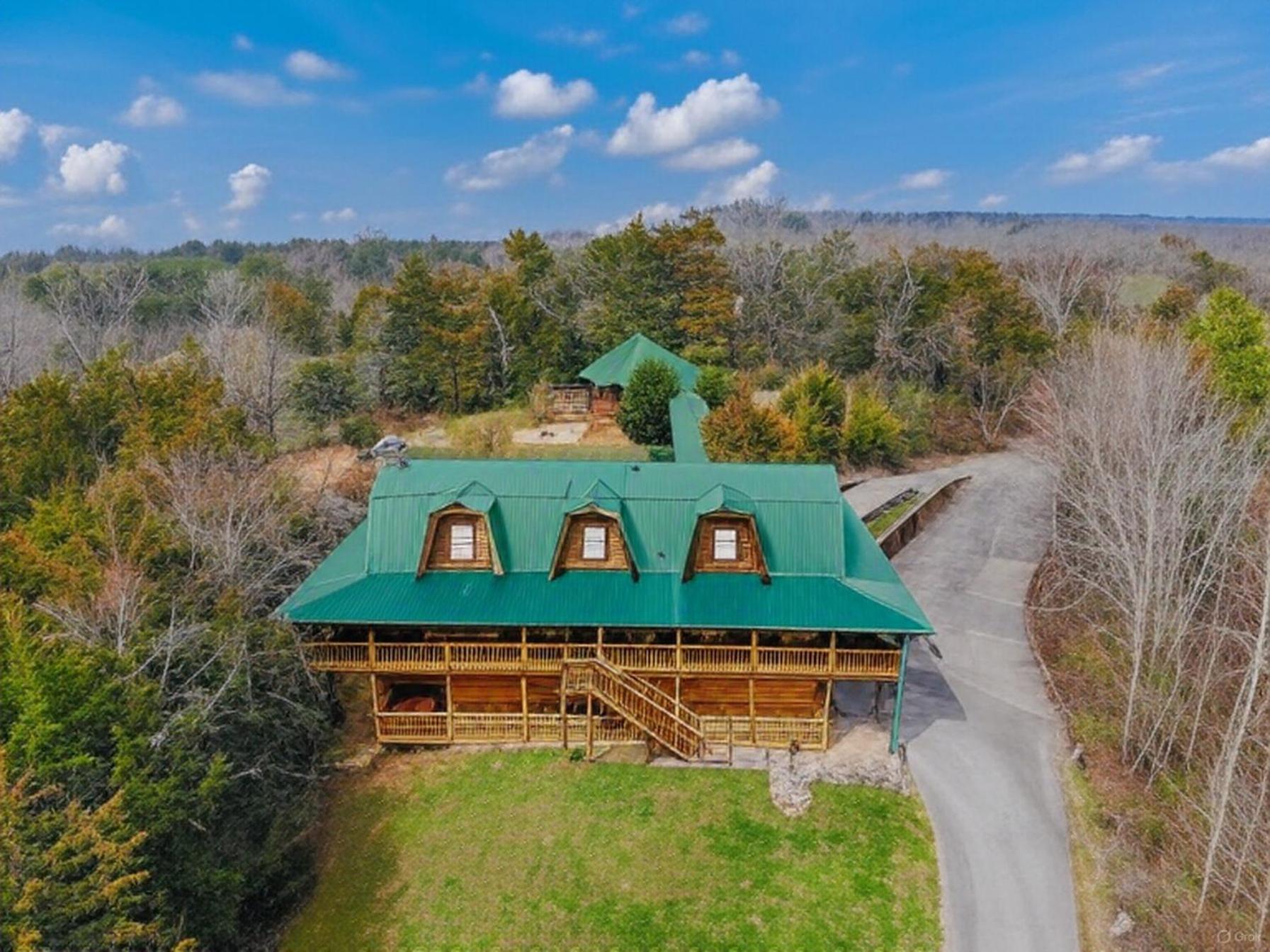 Smoky Bear Lodge With Guest House, Hot Tub, 1089 Free Tickets Each Paid Day, Dollywood And More Sevierville Exterior photo