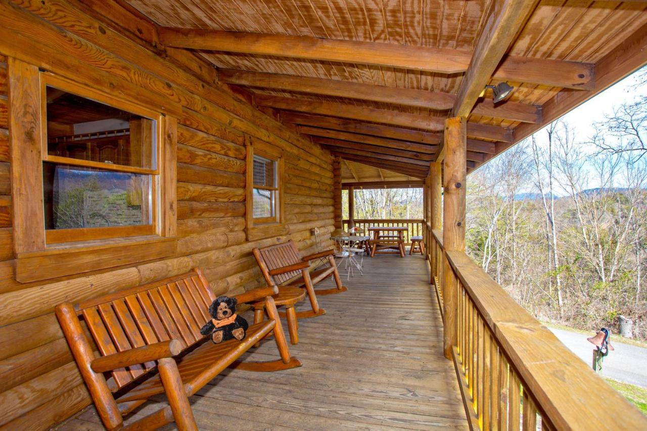 Smoky Bear Lodge With Guest House, Hot Tub, 1089 Free Tickets Each Paid Day, Dollywood And More Sevierville Exterior photo